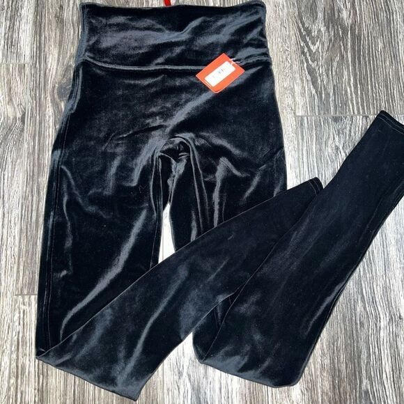 NWTs Velvet Spanx - Picture 1 of 4